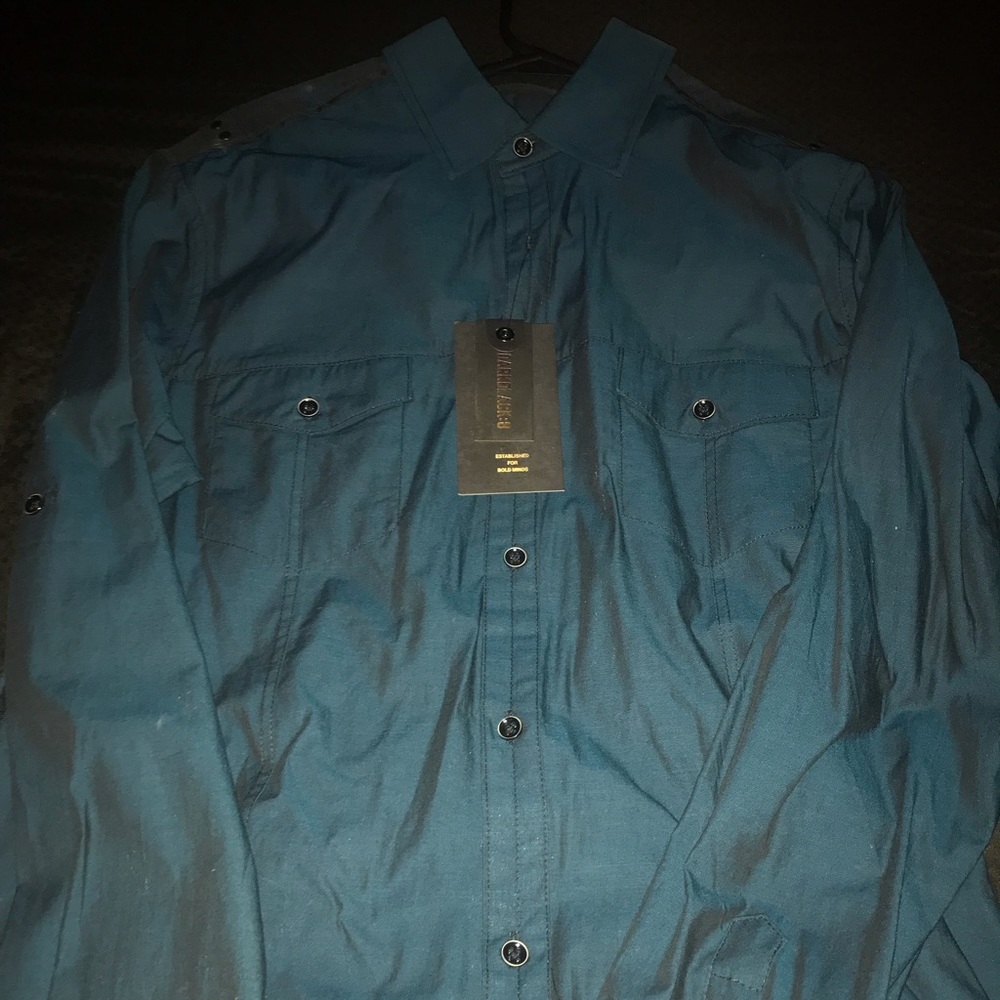 Brand New Dressy casual shirt. Blue/Blk size medium.